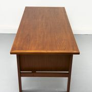 Mid-century teak desk by Svend Åge Madsen for Sigurd Hansen, 1960s.