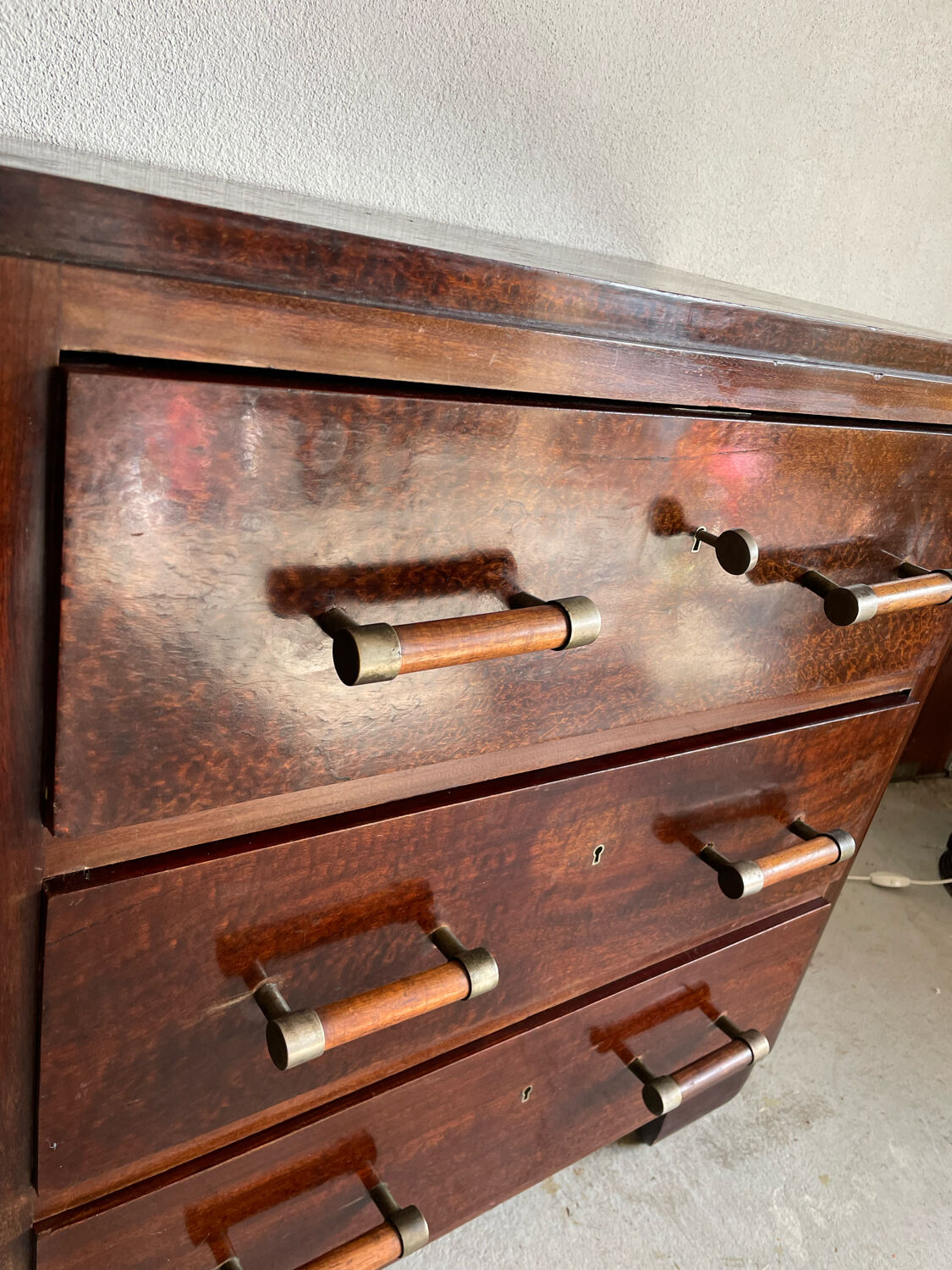 Art deco chest of drawers
