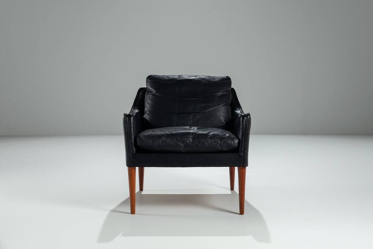 Lounge chair model 800 in leather by Hans Olsen CS Mobler Denmark 1958