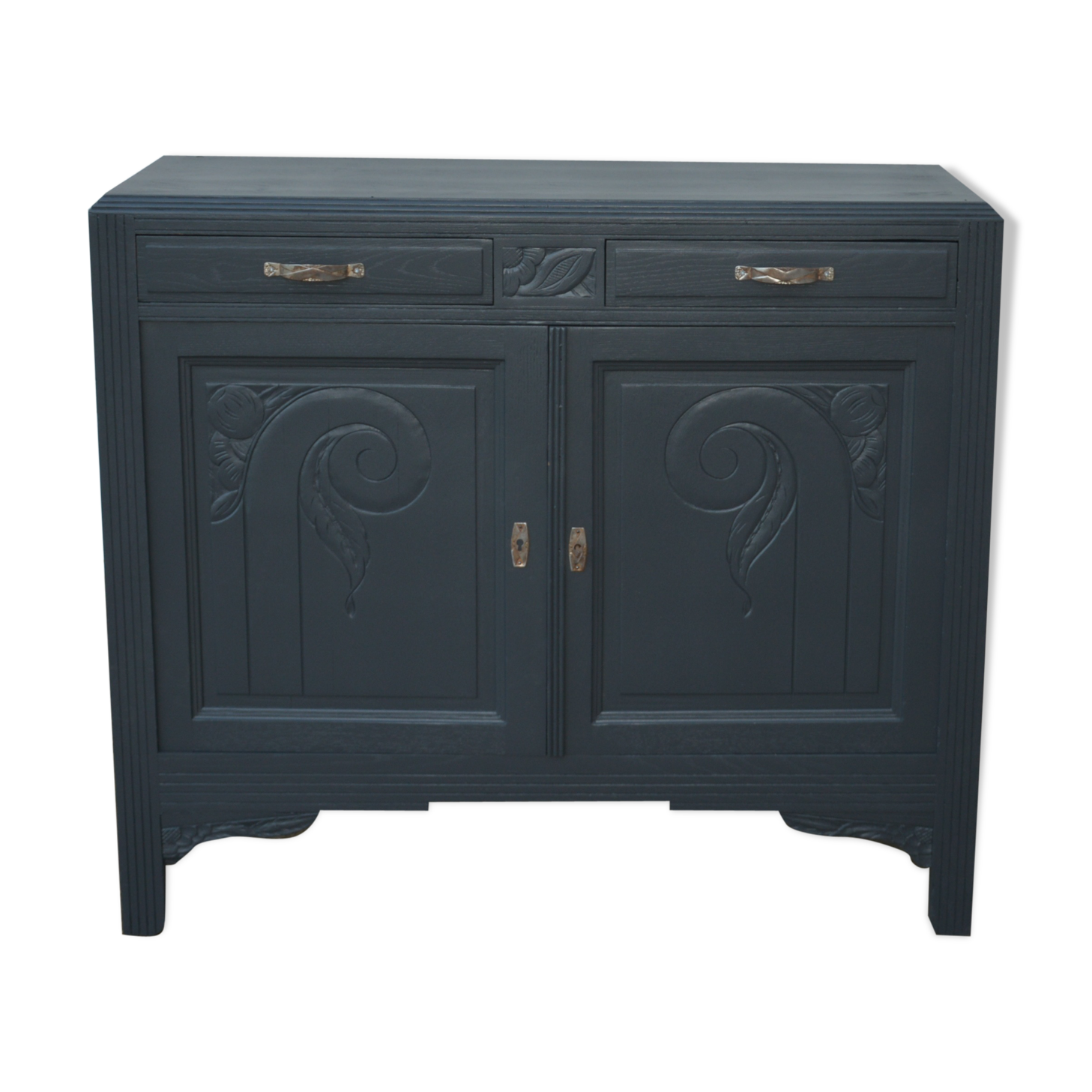 The 1930s Parisian buffet