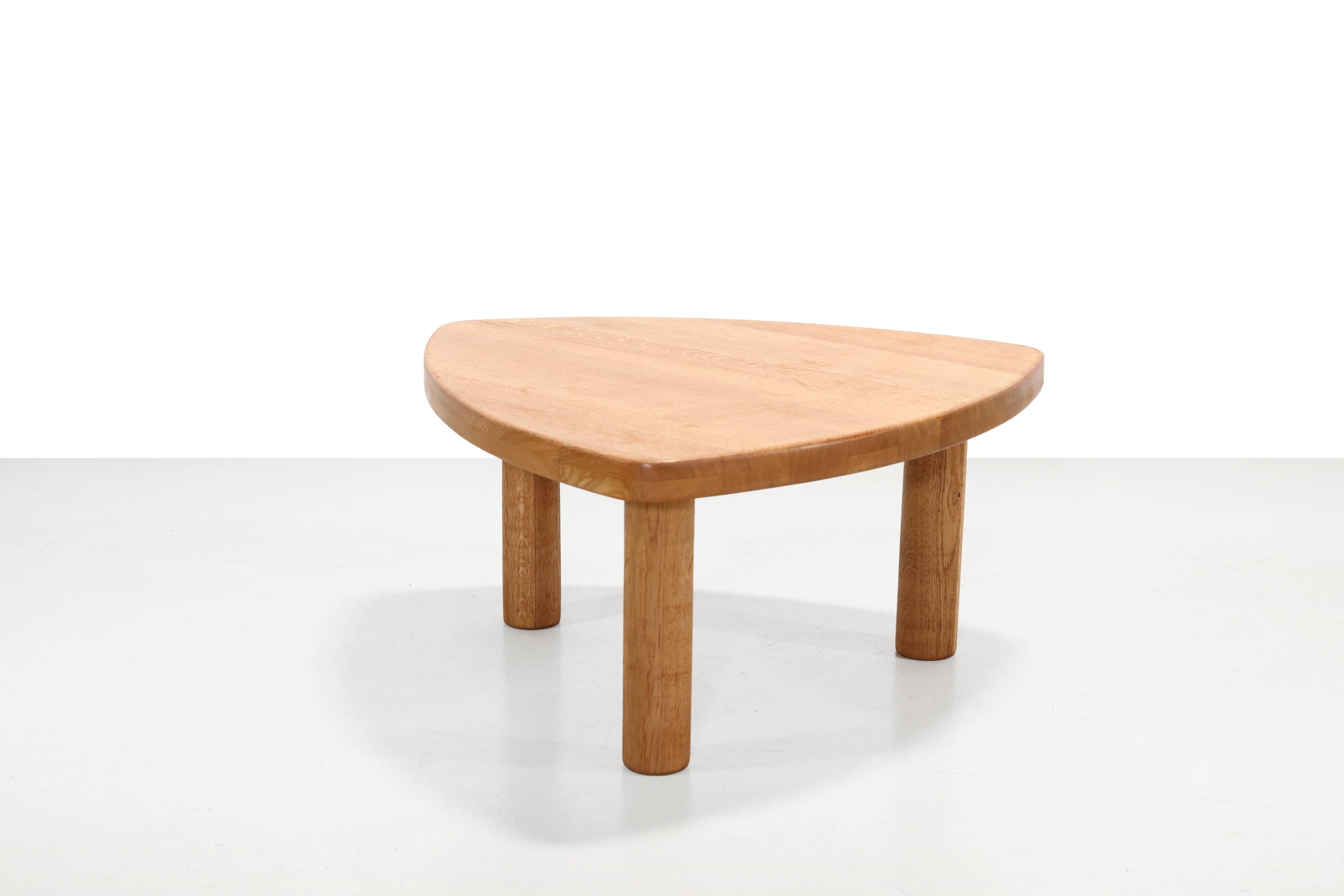 Table d'appoint triangulaire vintage en chêne