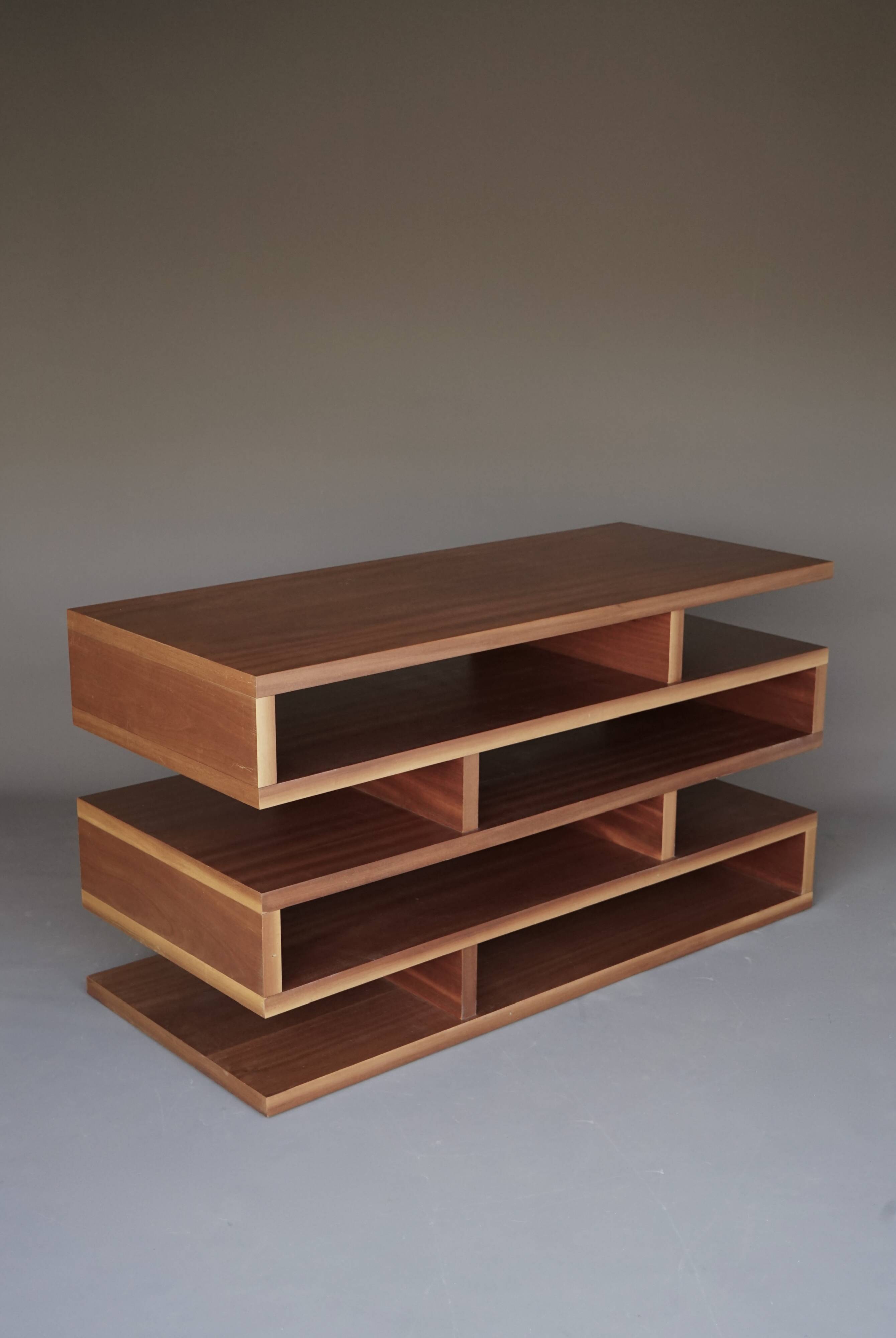 Meuble de rangement en teck. Italie, années 1960.