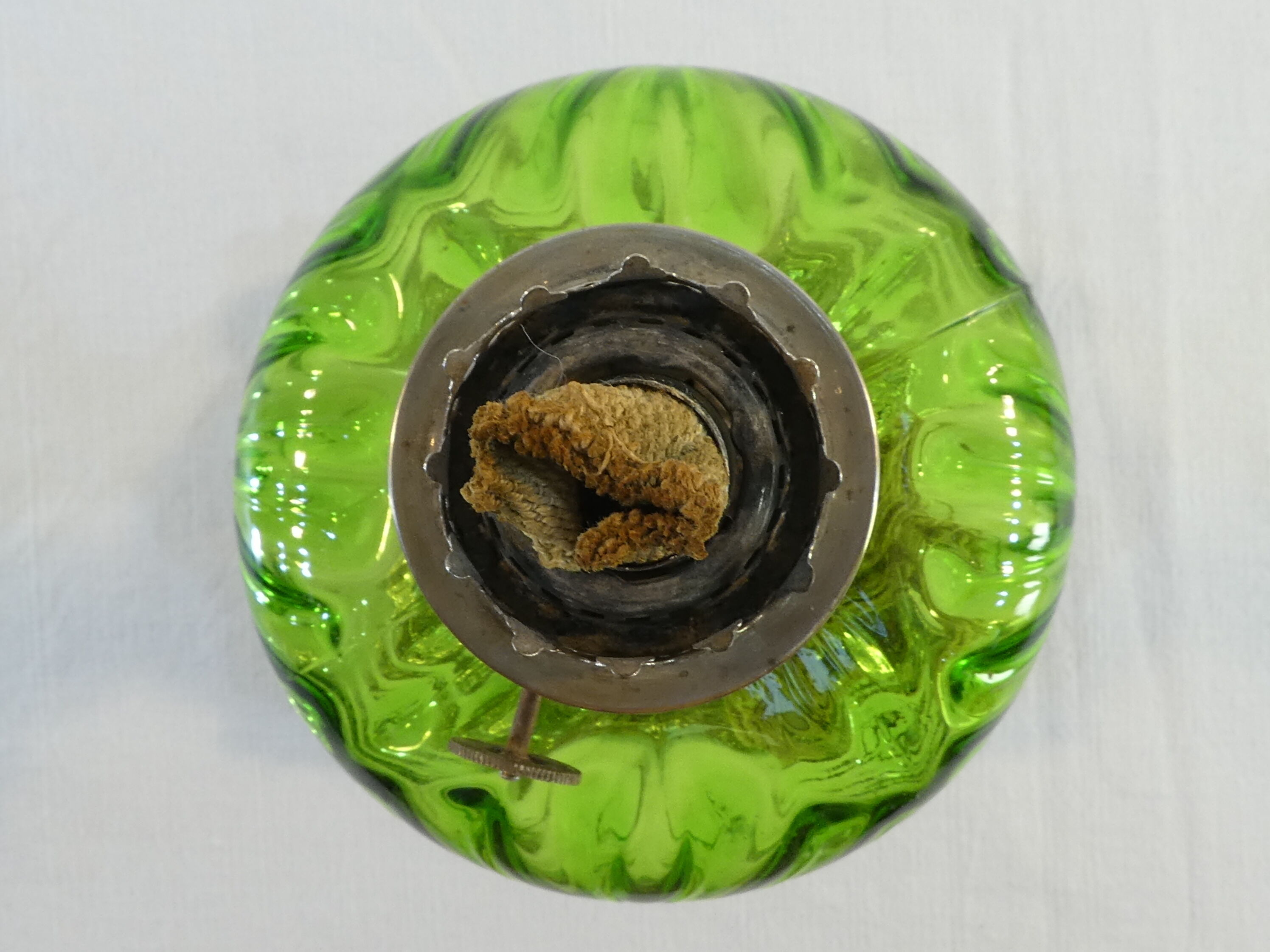 Ancient lampe a petrole no3