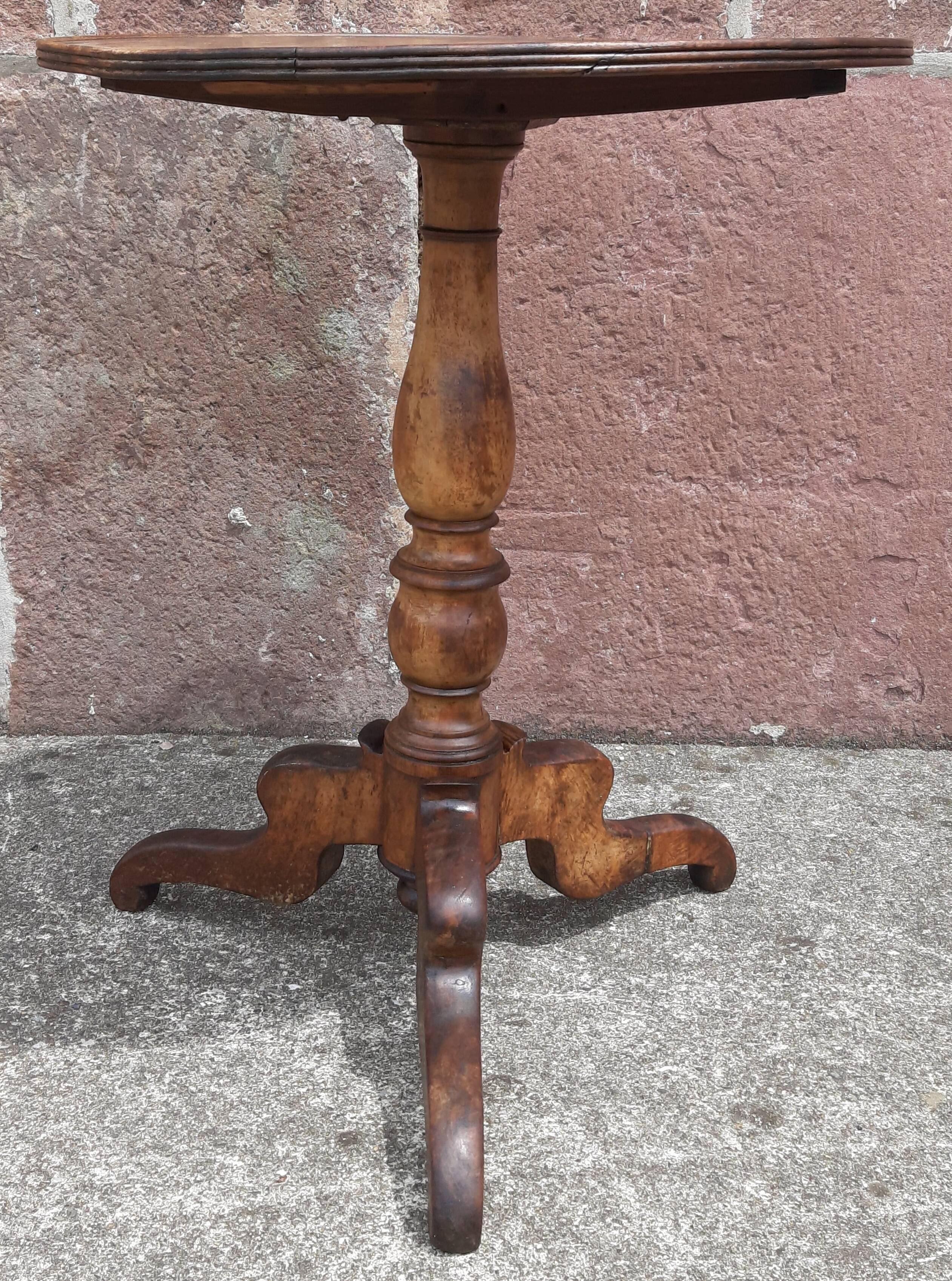 Tripod gueridon or Louis Philippe side table, cabaret top.