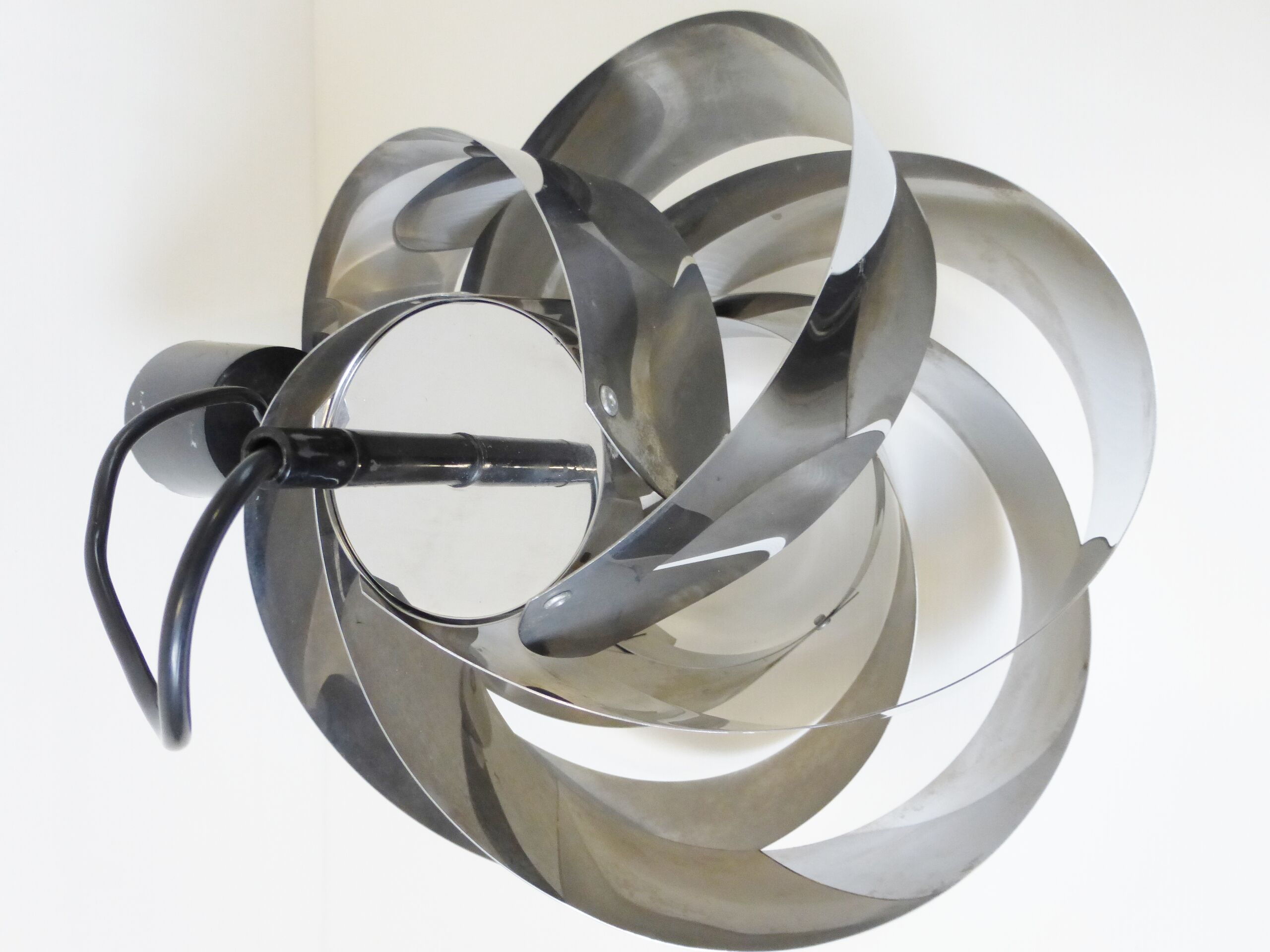 Suspension giant spiral-shaped chandelier in chrome 1970 vintage space age pop 70's seventies during light