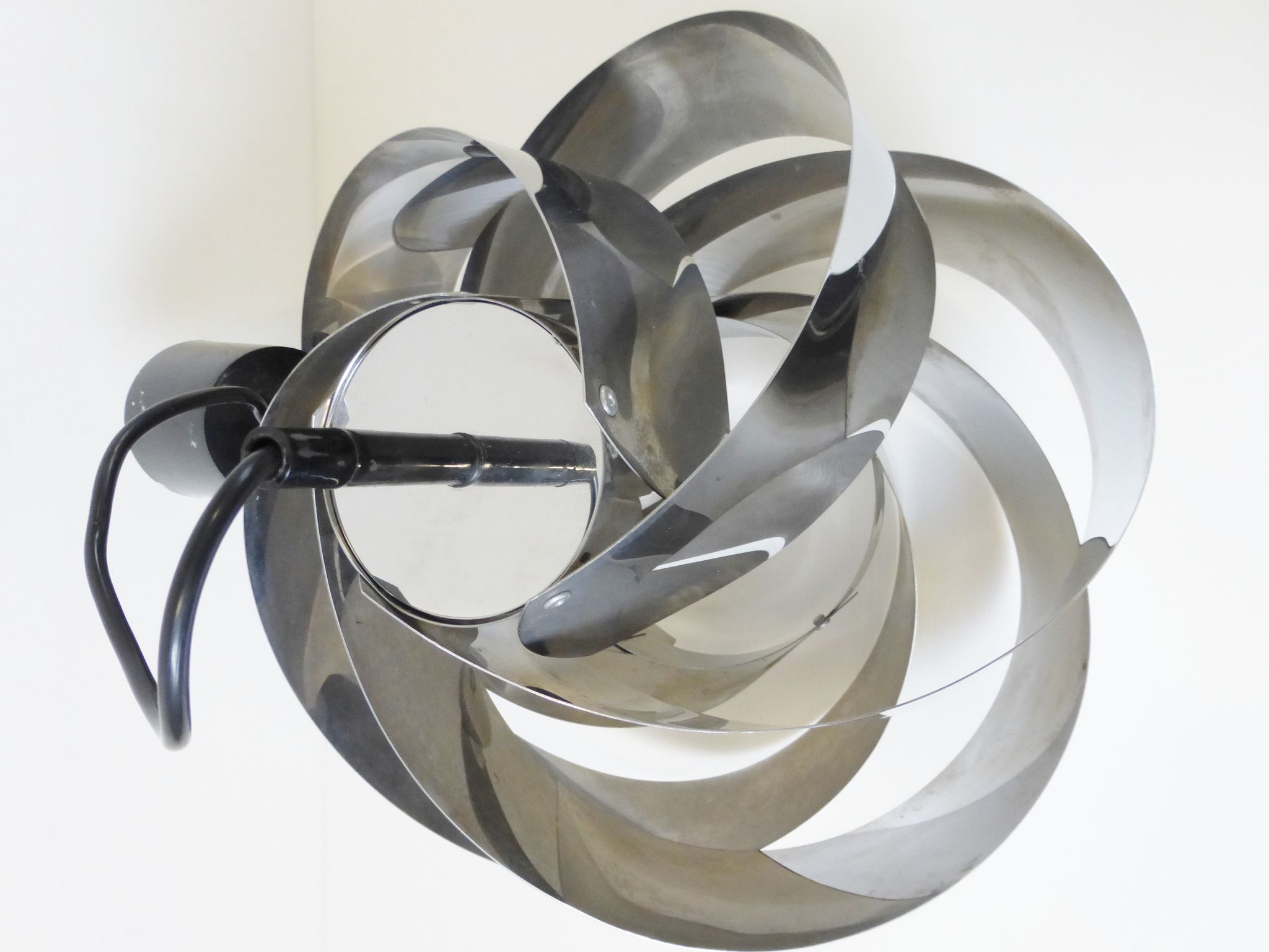 Suspension giant spiral-shaped chandelier in chrome 1970 vintage space age pop 70's seventies during light