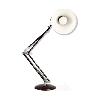 Articulated desk lamp
