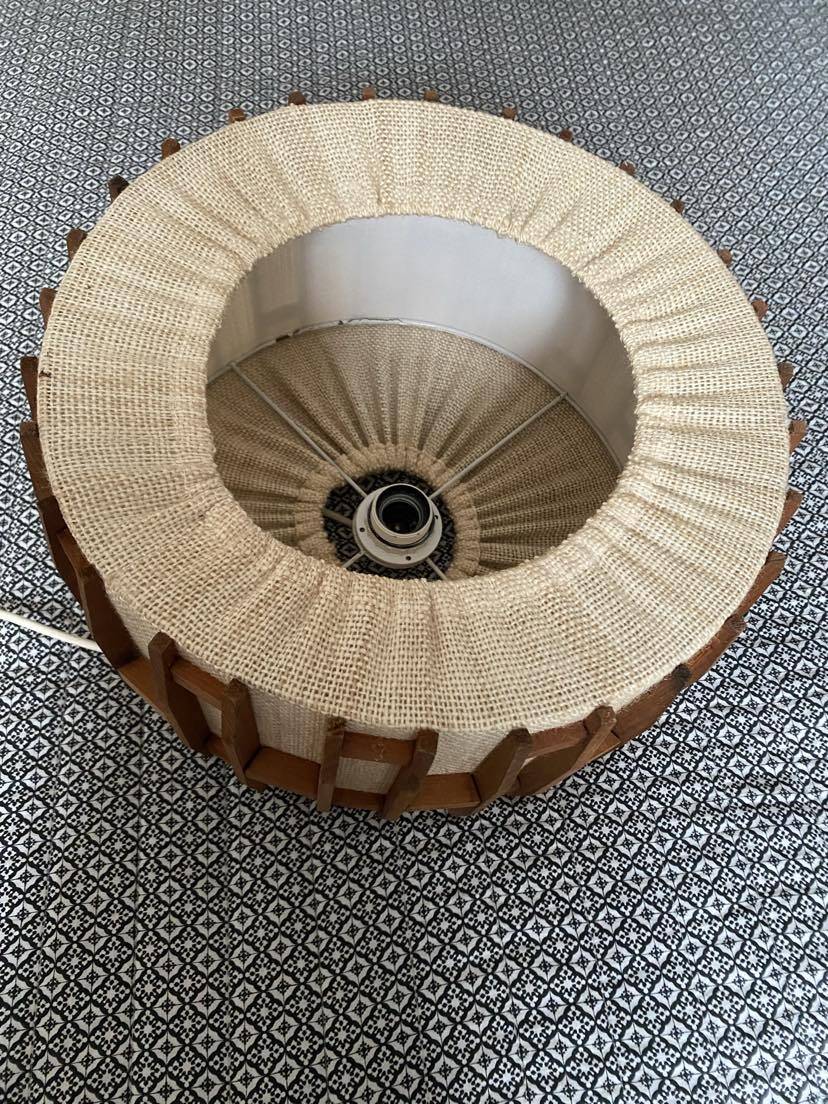 Graphic Scandinavian pendant light in wood and fabric from the 60s and 70s