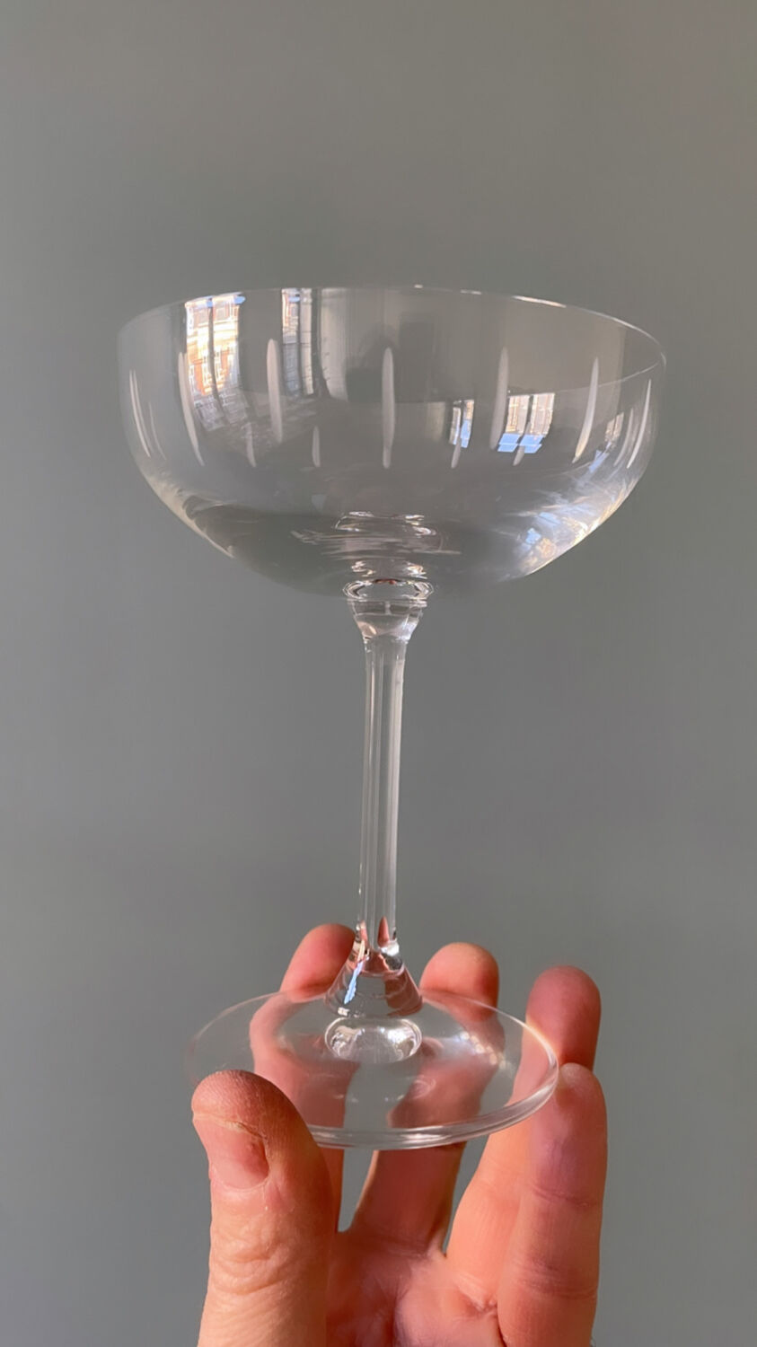 Series of 6 champagne glasses in engraved glass