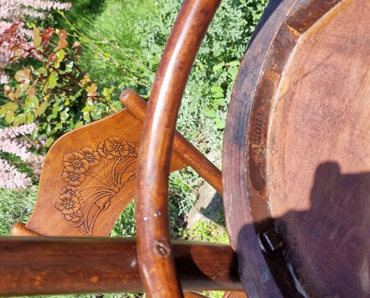 Pair of chairs Thonet 1905-1910 ca