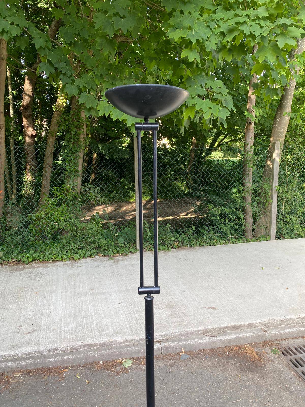 Lampadaire noir coupole vintage en acier articulé