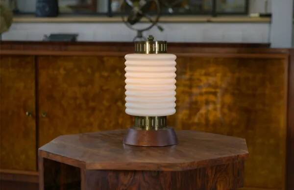Lampe à poser scandinave avec opaline 1960’s