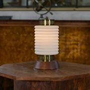 Lampe à poser scandinave avec opaline 1960’s