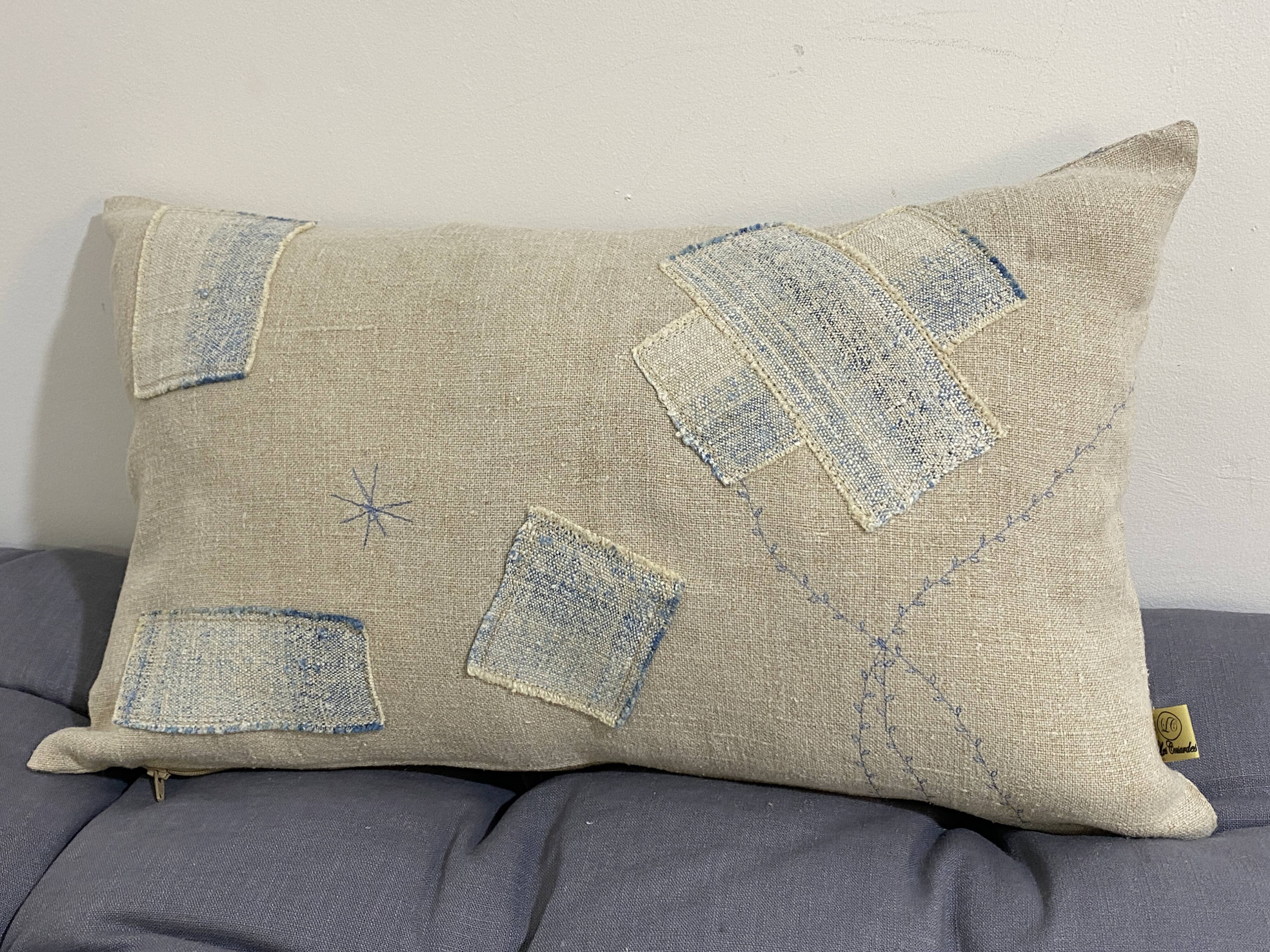 Coussin artisanal en toile ancienne style Kilim