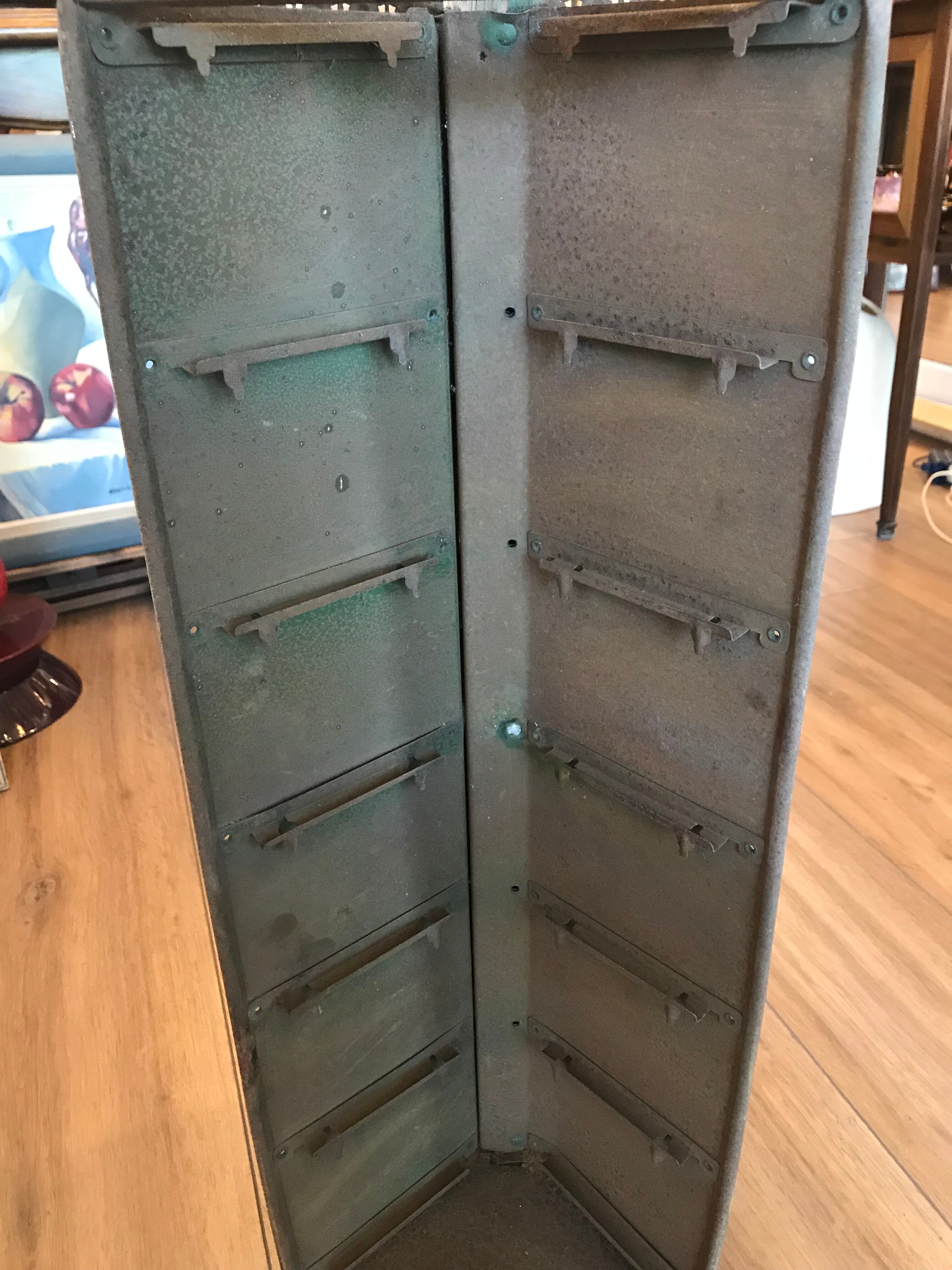 Display bears postcards or photos before 1900