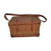 Old artisanal wicker picnic basket 50