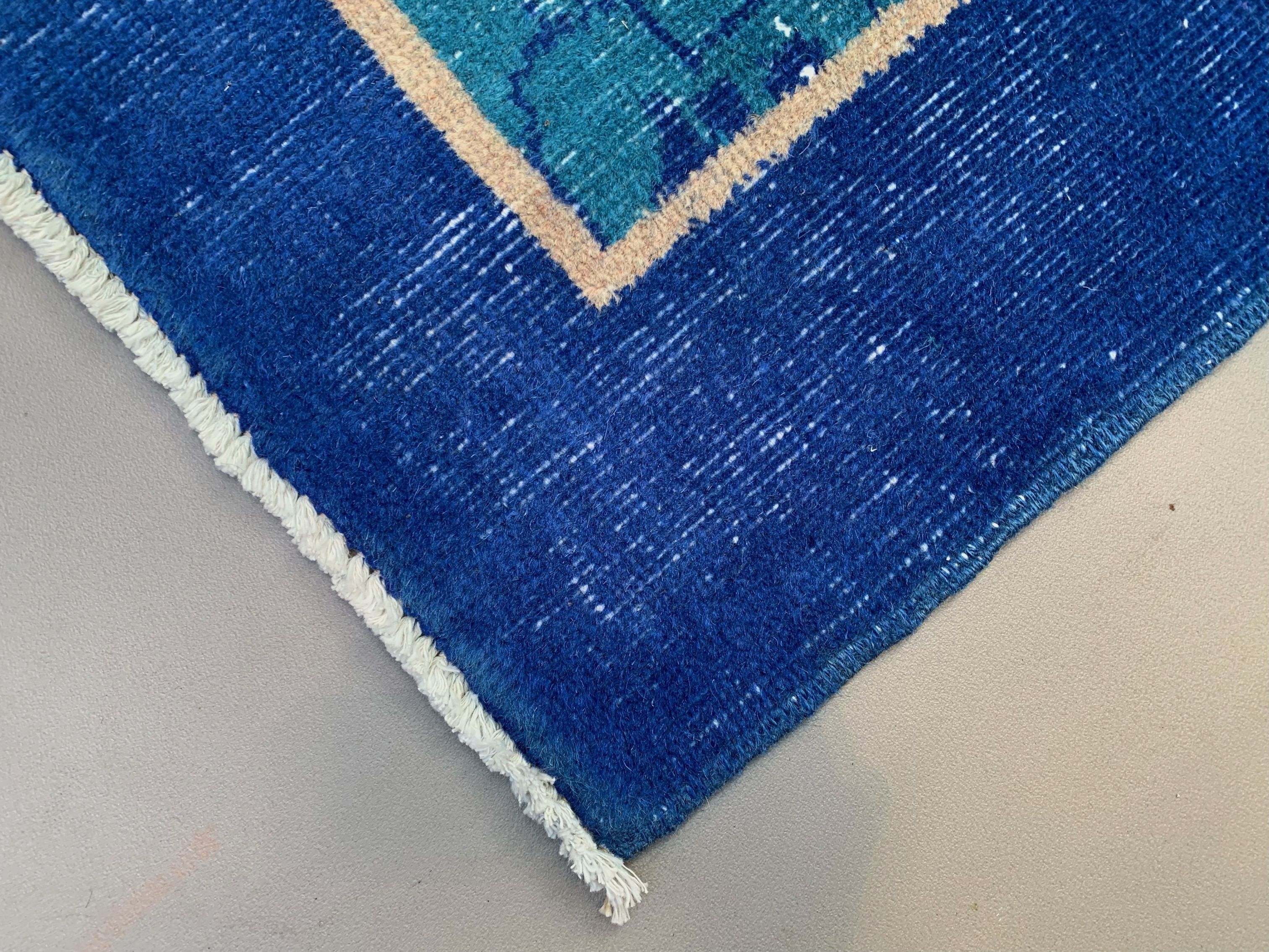 Vintage turkish rug 225x145 cm carpet