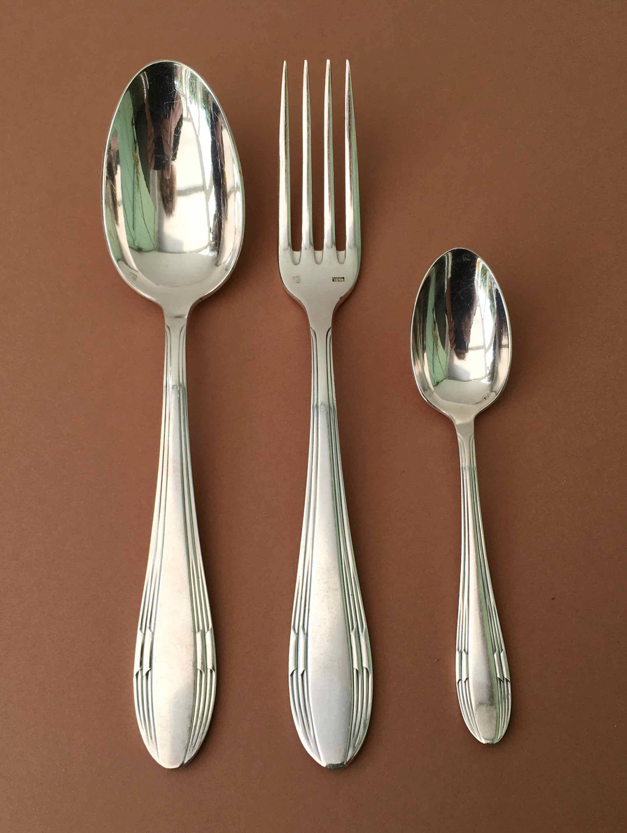 Cutlery set 37 place settings Goldsmith ATD silver metal