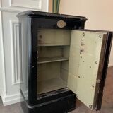Desbains safe