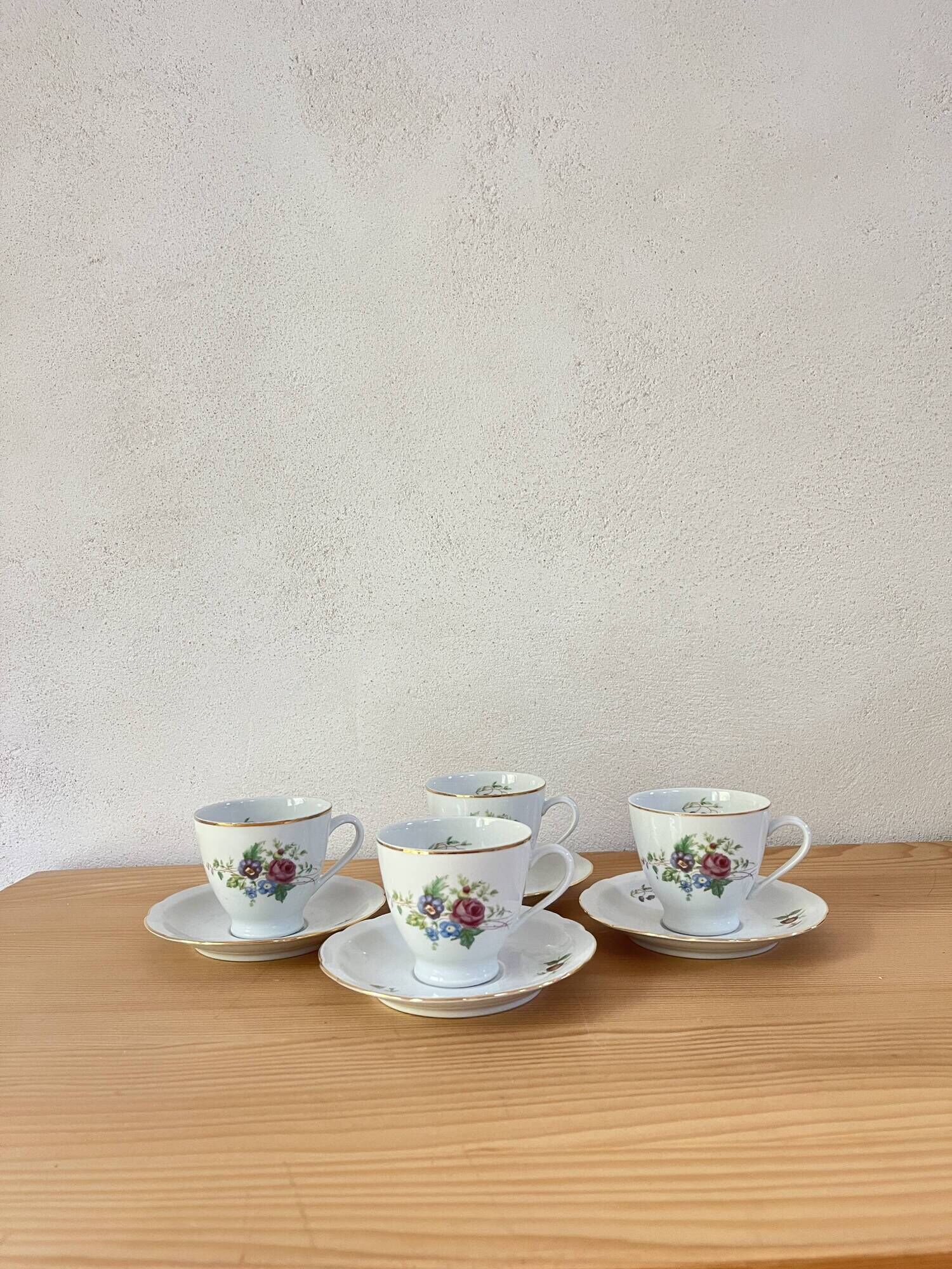 4 fine porcelain cups from Ćmielów