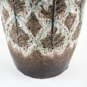 Vase en céramique Scheurich avec motif en relief botanique, Allemagne, années 1970.