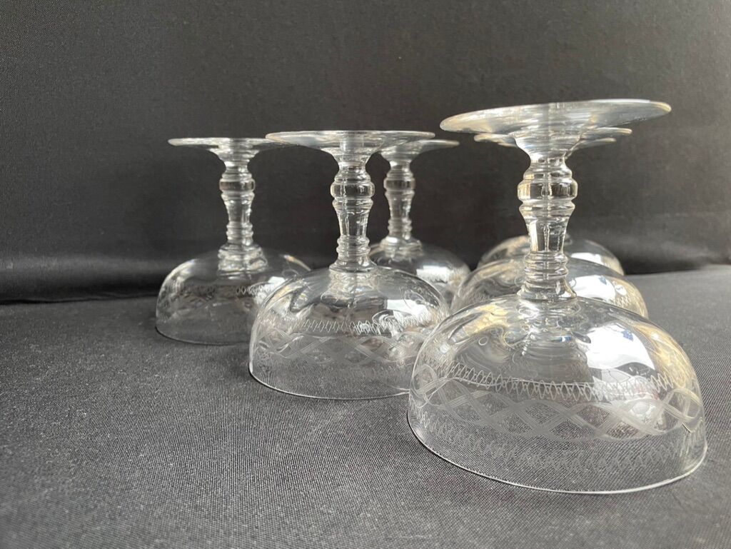 8 Guilloche crystal champagne glasses - Art Nouveau