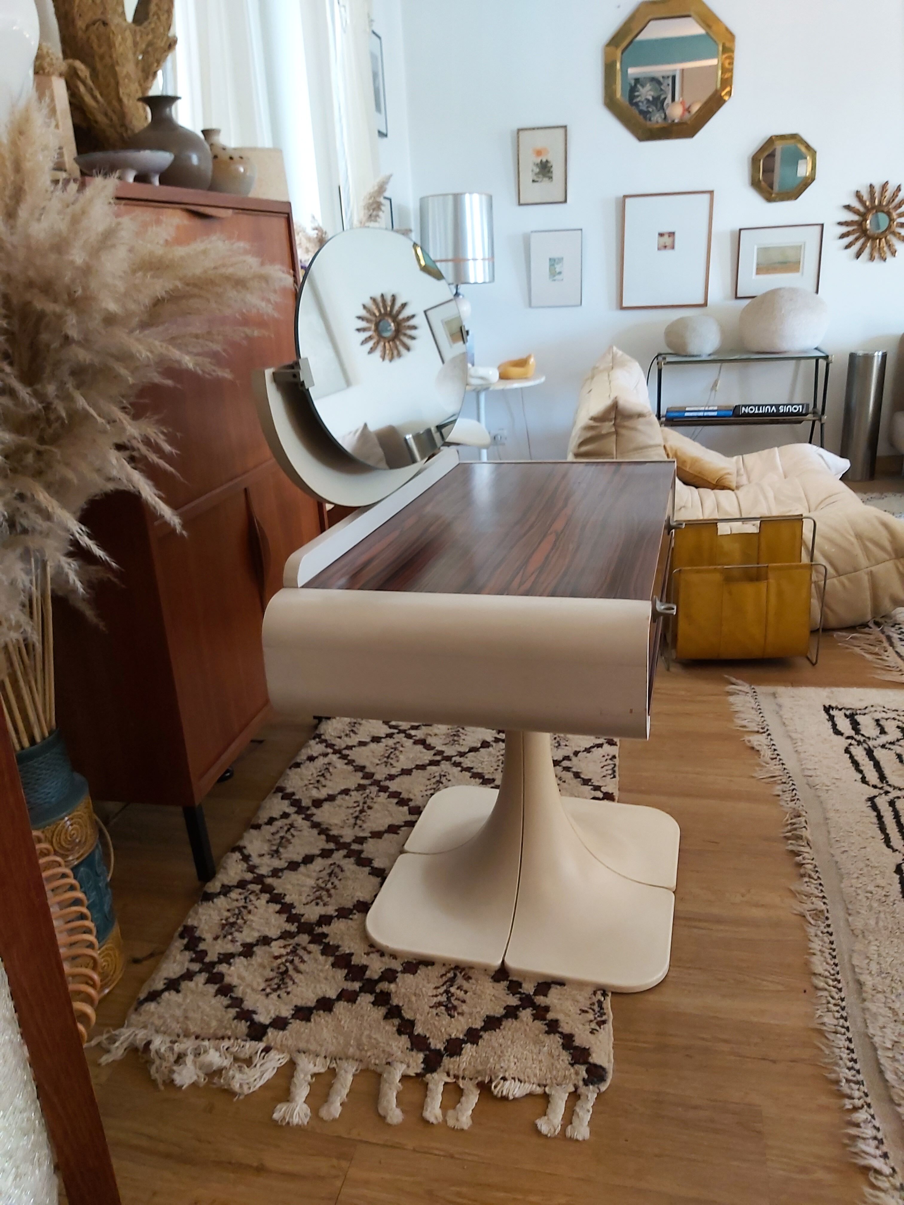 Coiffeuse années 70 pied tulipe