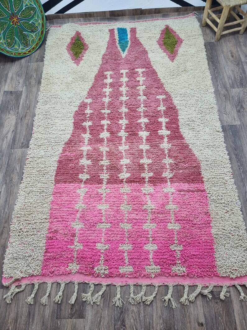 Traditional handmade wool rug size 150 x 250 cm