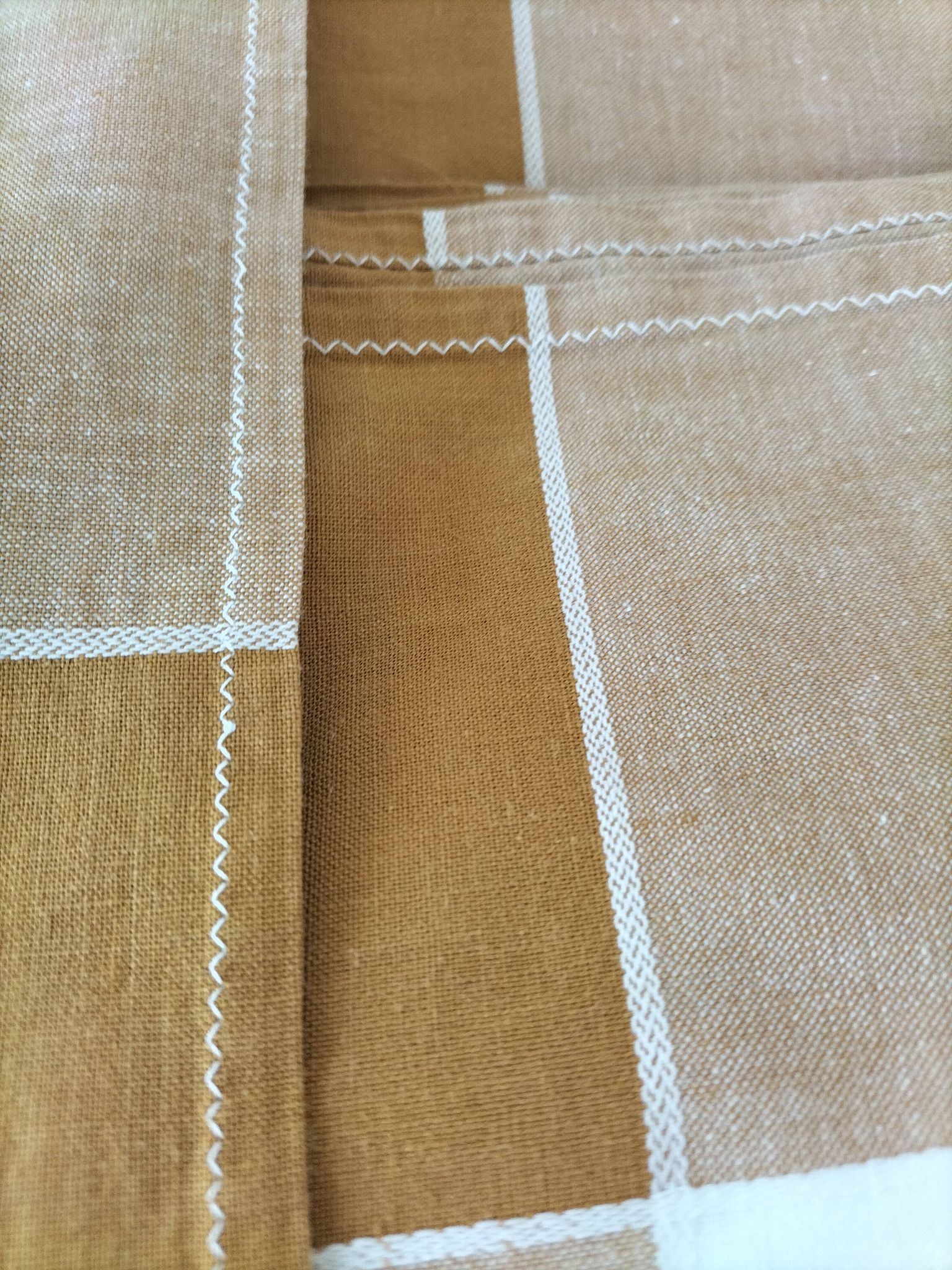 Nappe et 8 serviettes vintage – tons caramel et moutarde dorée