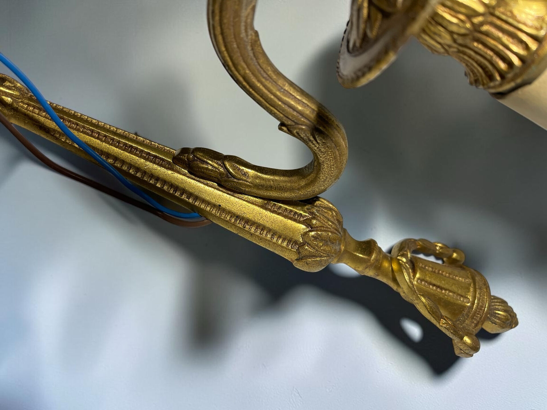 Pair of vintage gold wall sconces – Louis XVI style – Lighting fixture