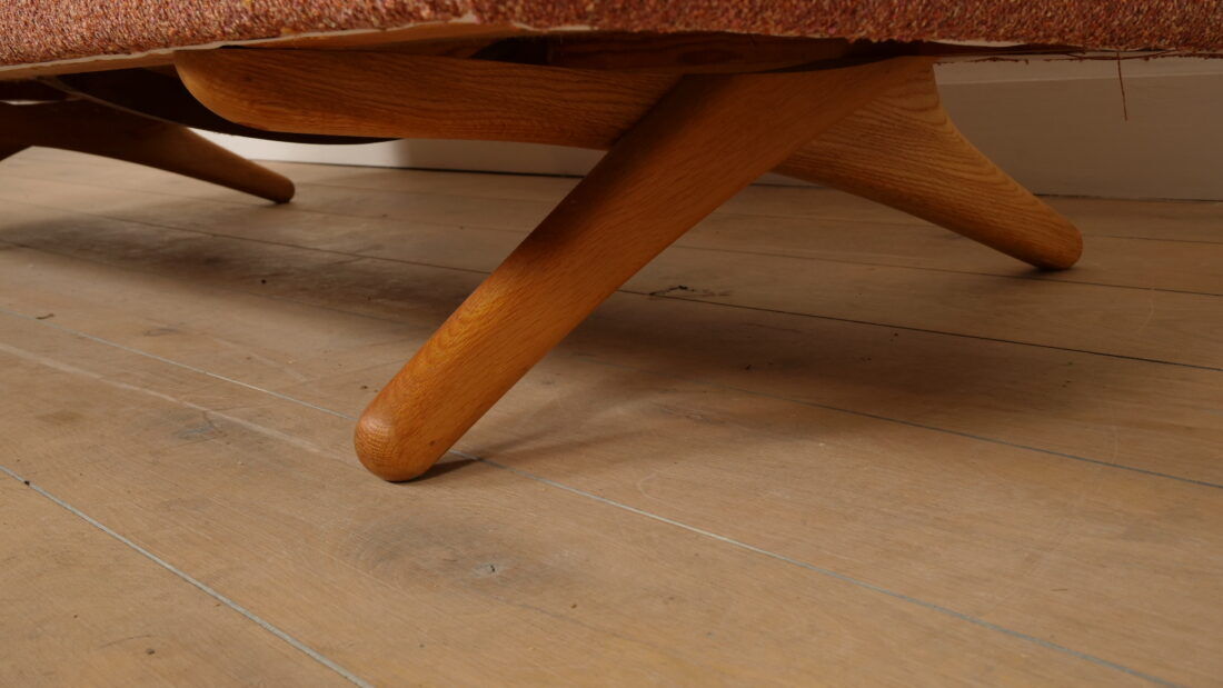 Vintage sofa | 3-seater | ML-90 | pink | reupholstered