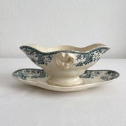 Opaque ironstone sauce boat "Bouquets de roses" from Gien