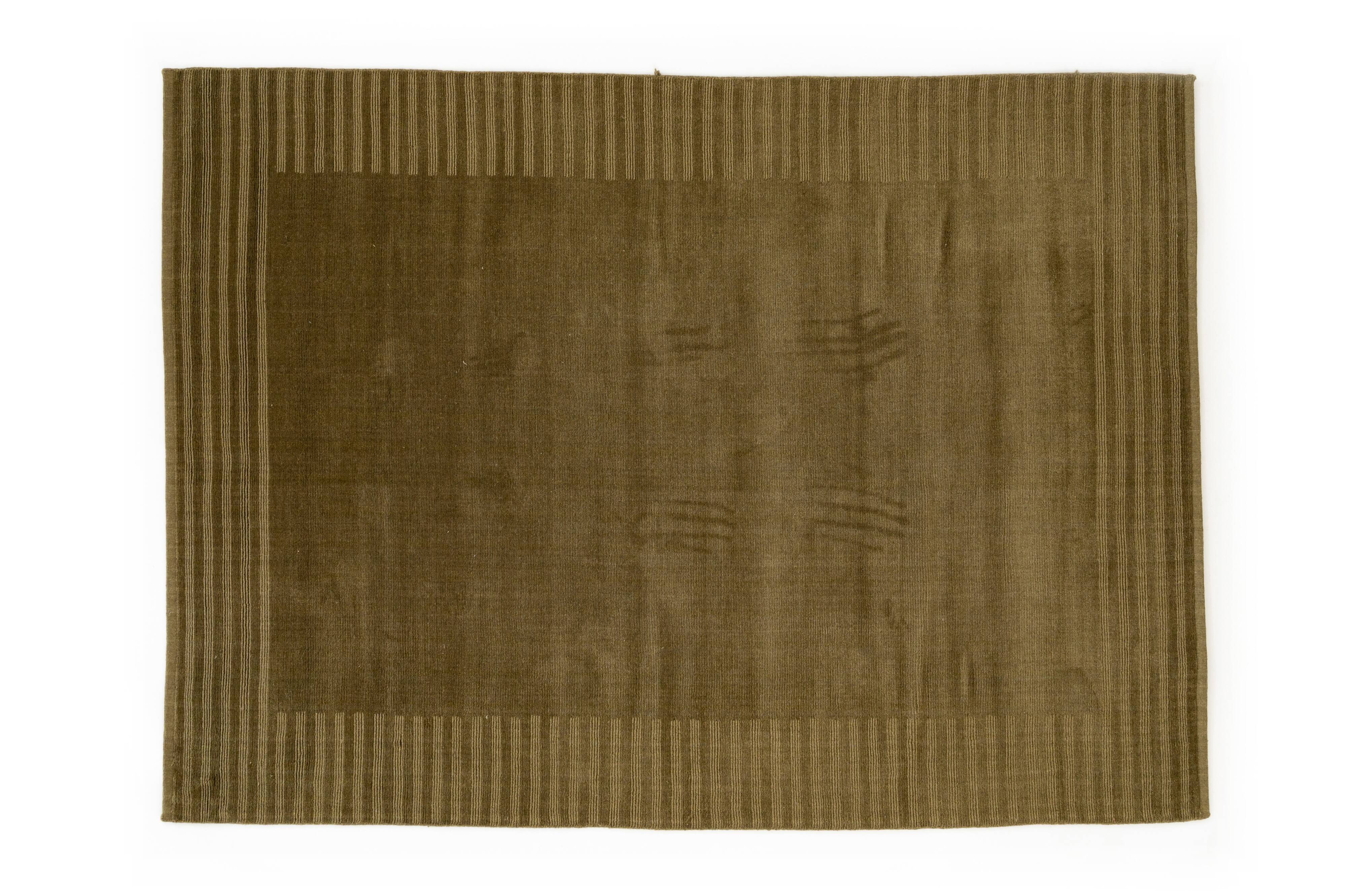 Scandinavian style minimalist relief short pile rug. 232 x 170 cm (91 x 67 in)
