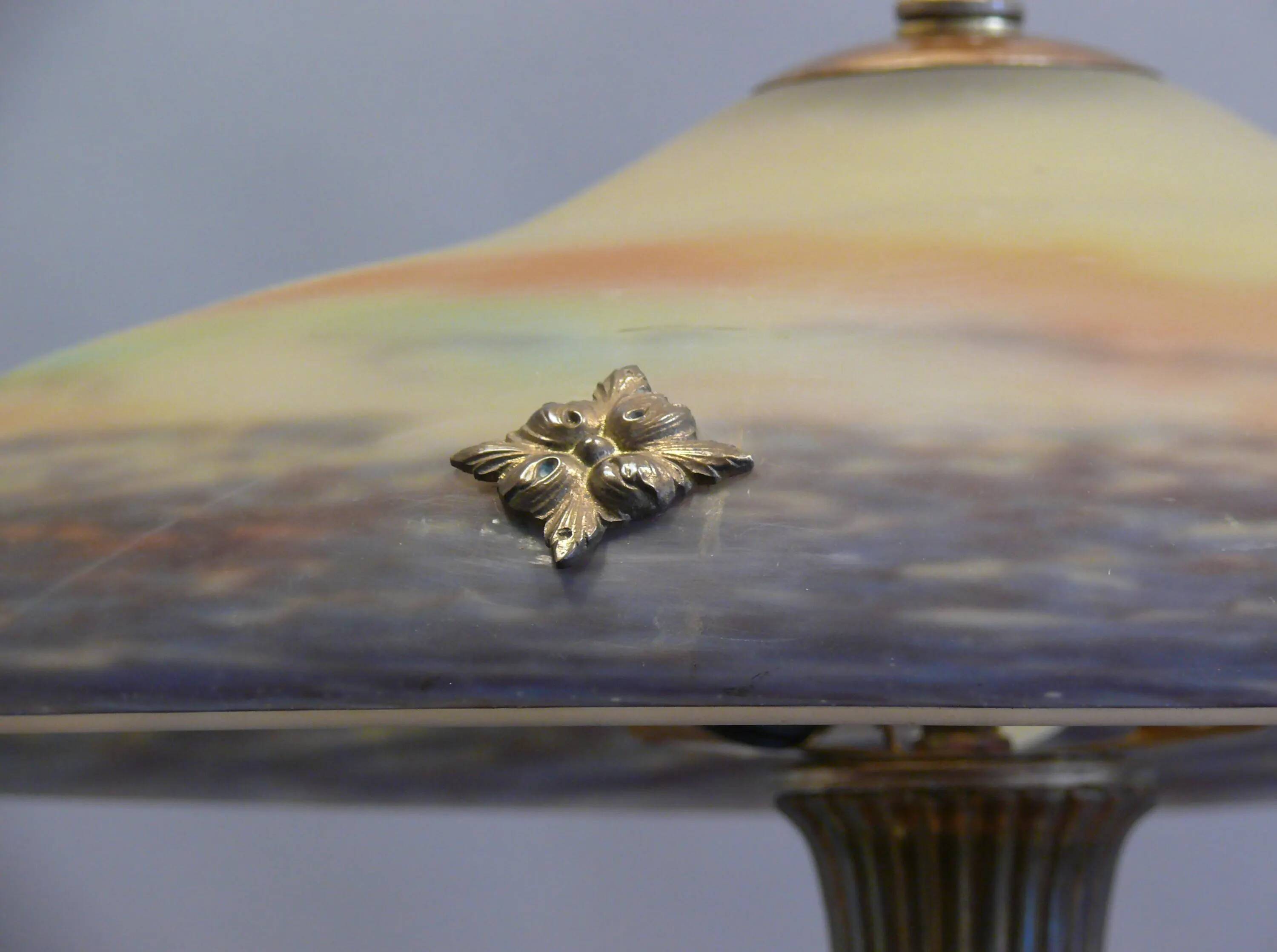 Lampe de table Muller Frères, France, avec pied en laiton et abat-jour en pâte de verre, style Art déco vers 1930