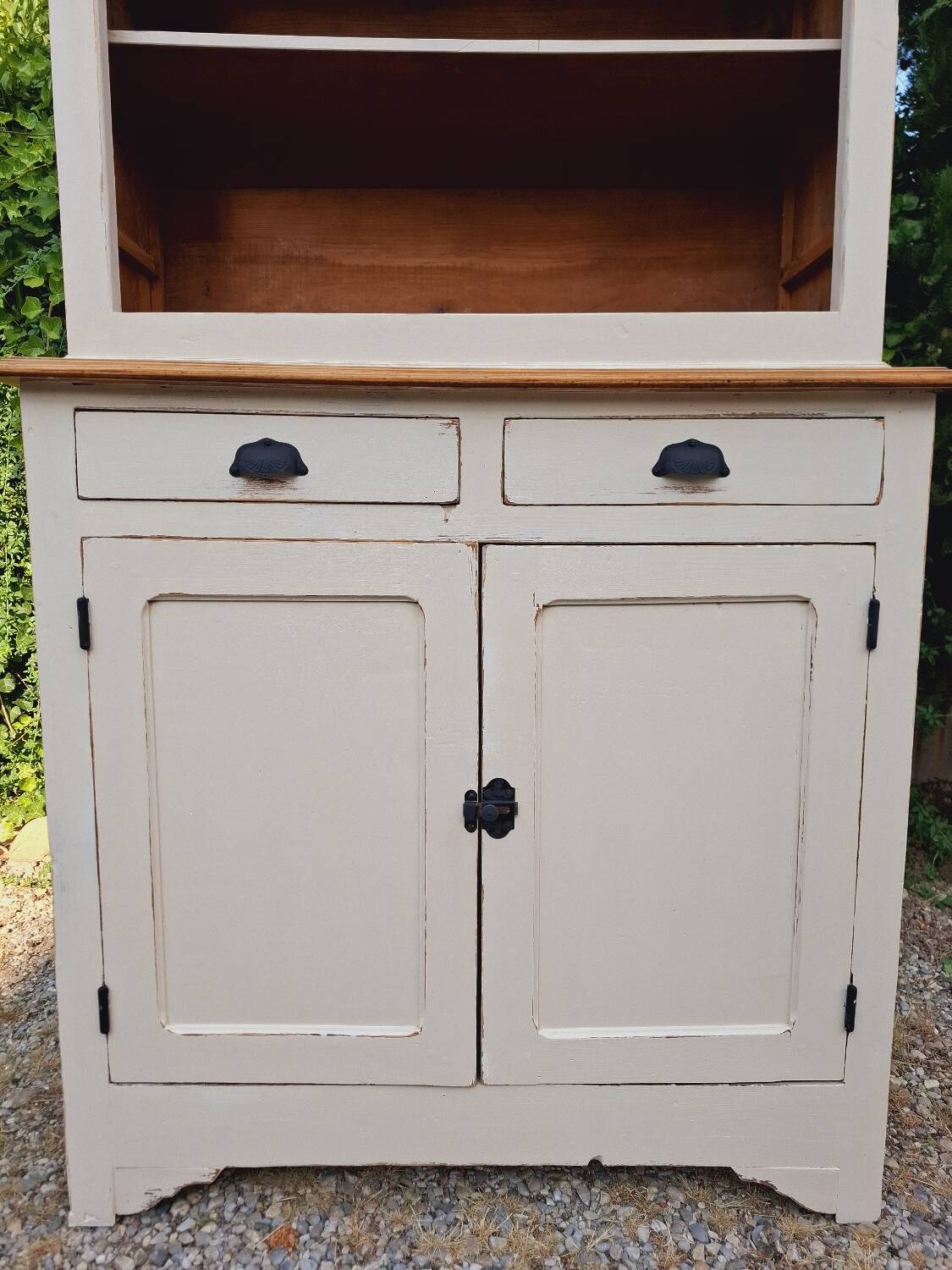 Two-piece buffet in solid fir
