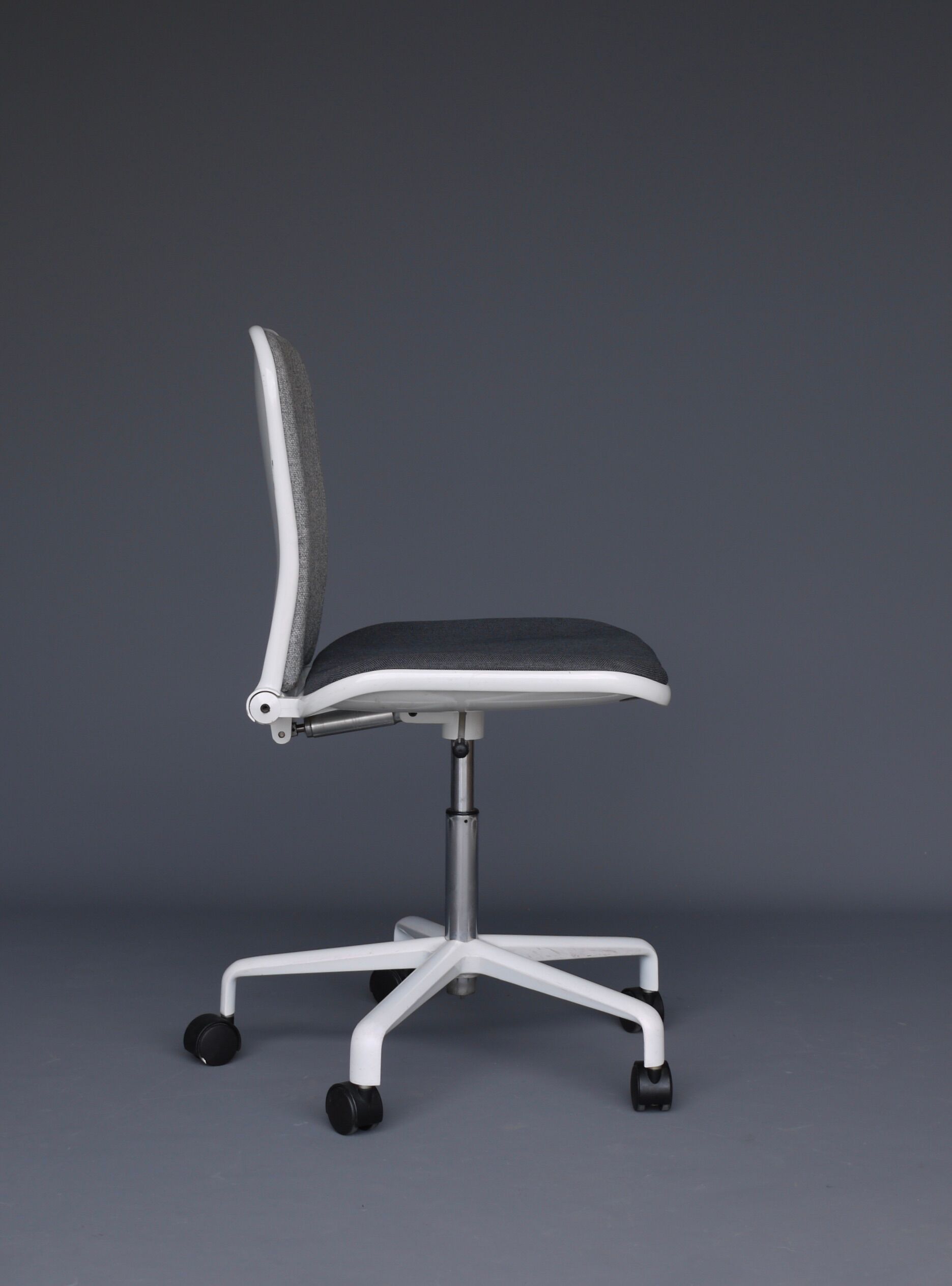 Supporto vintage office chair by Fred Scott for Hille 1980s