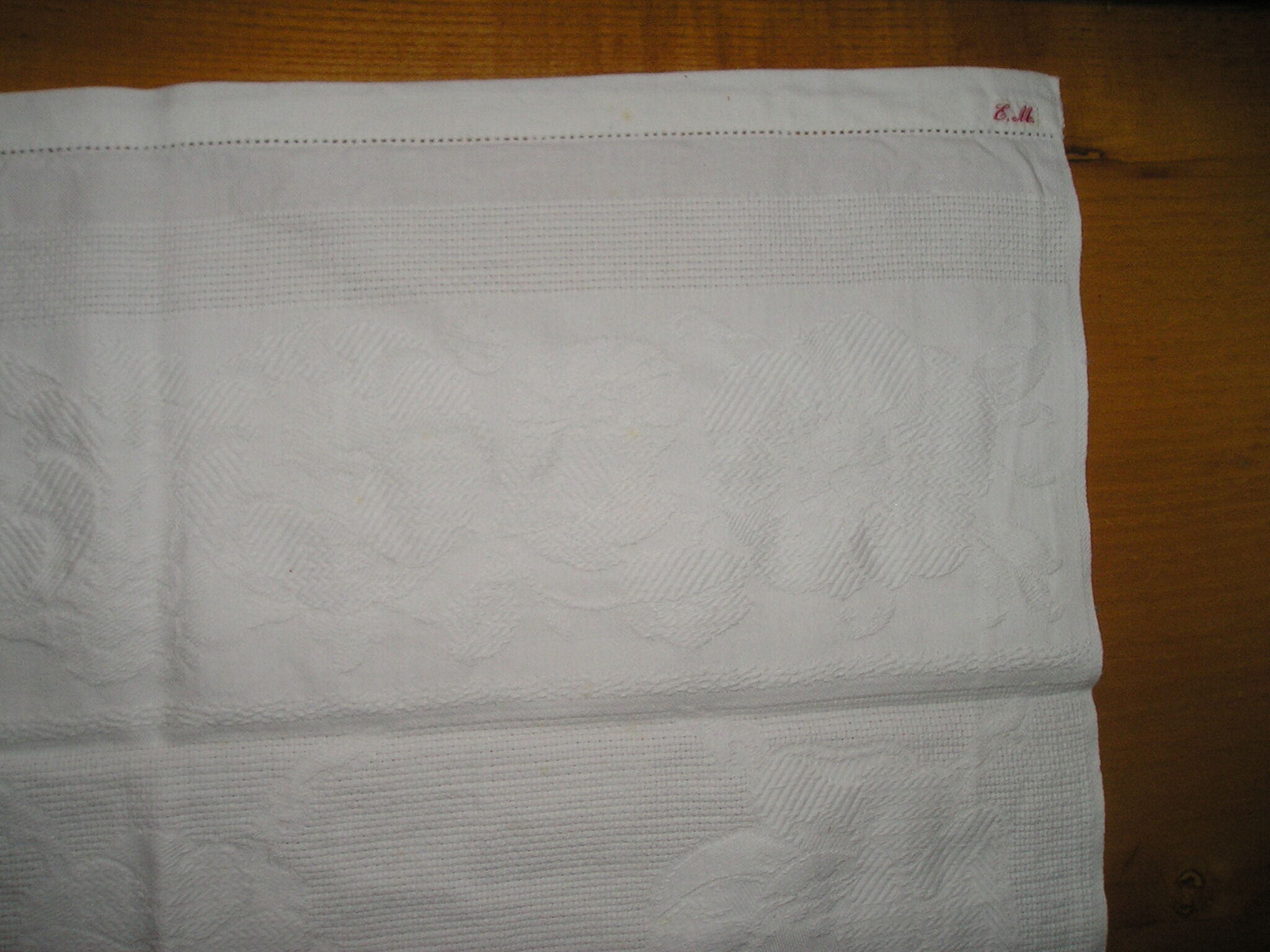 Set of 12 embroidered napkins