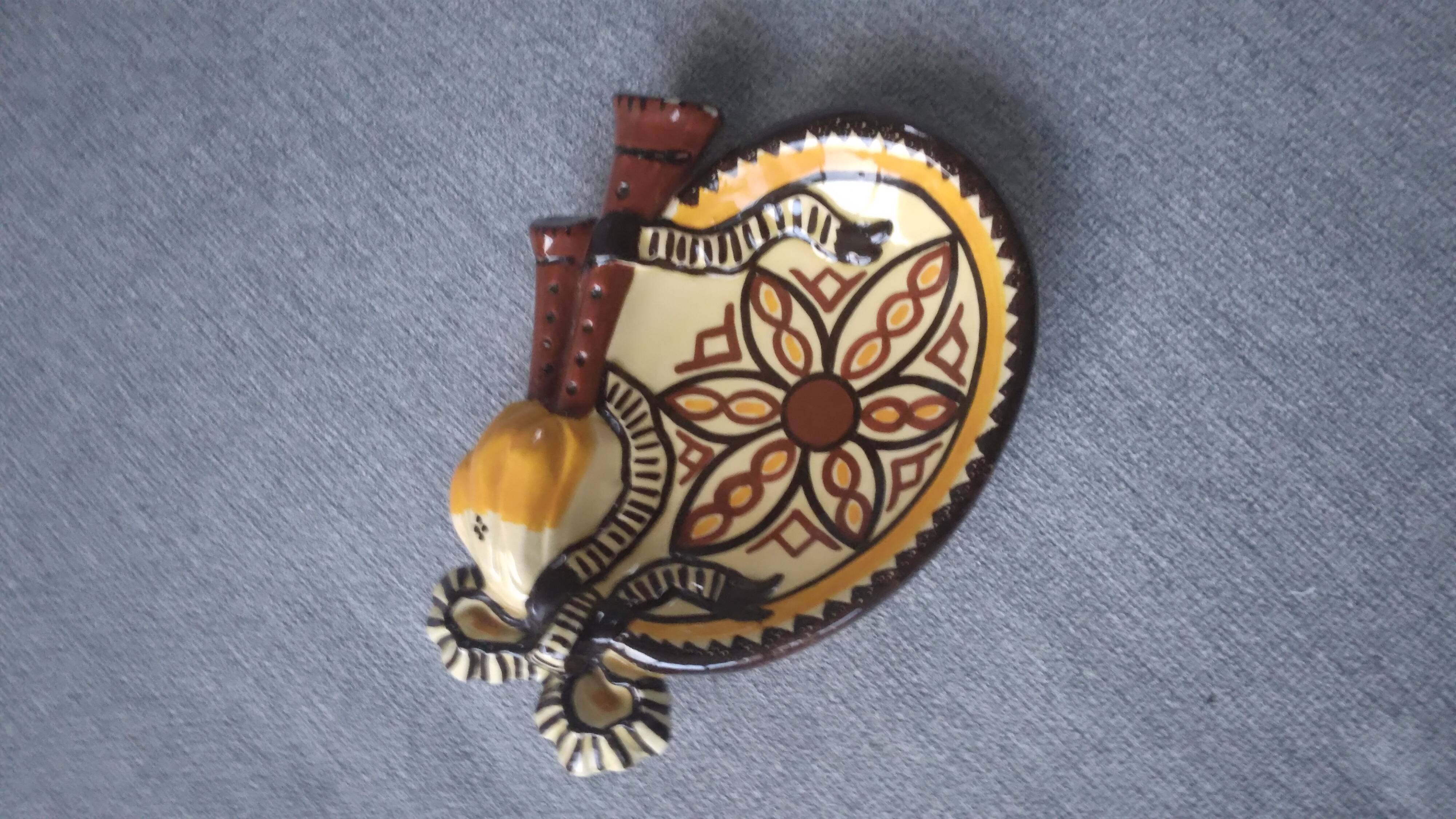 Butter dish in the shape of a biniou henriot quimper