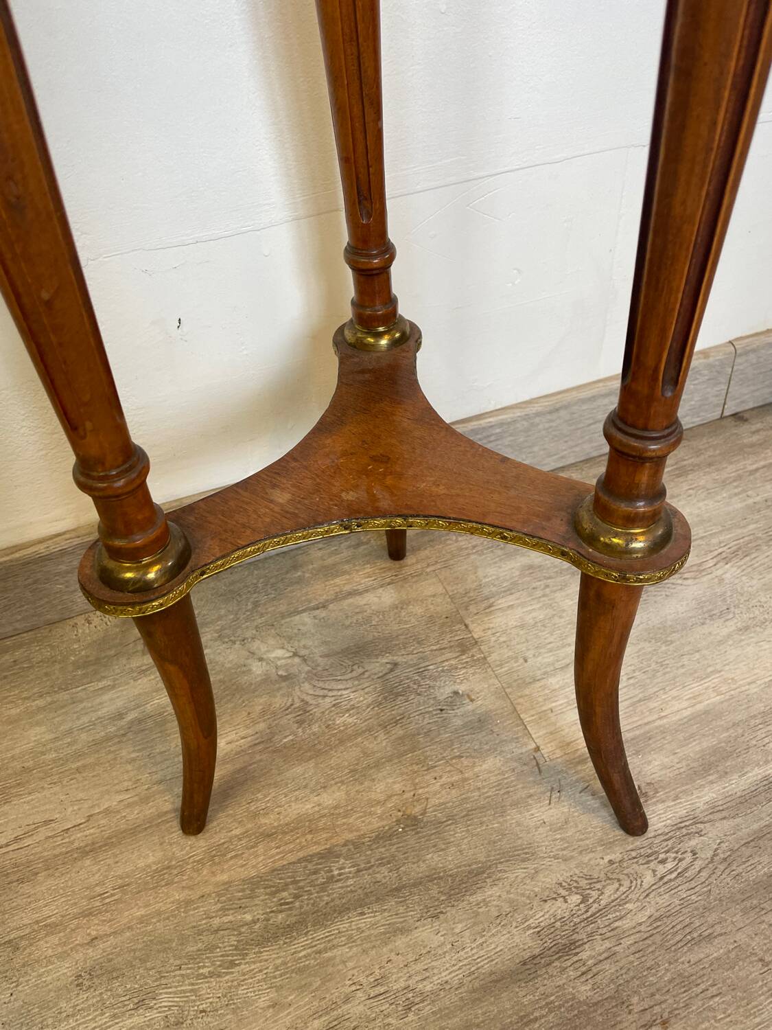 Napoleon III tripod stand