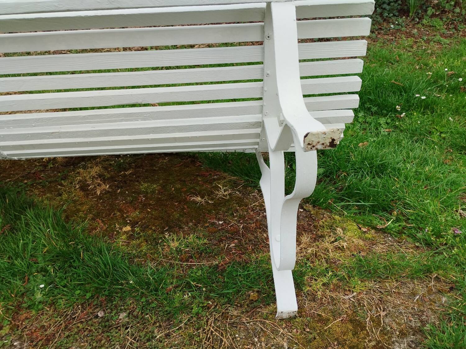 Banc de jardin ancien avec pieds en fer