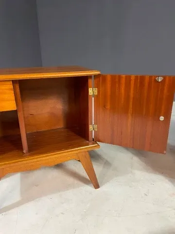 Pair of vintage mid-century modern wooden bedside tables / nightstands, 60 × 54 × 30 cm
