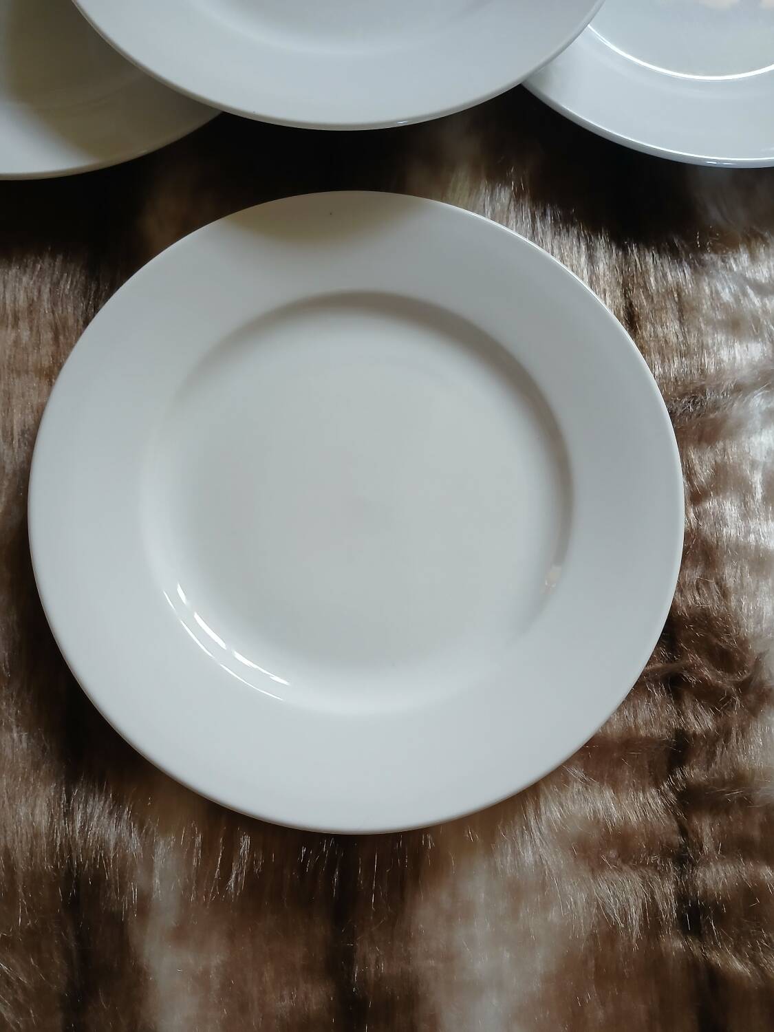 16 white porcelain dessert plates