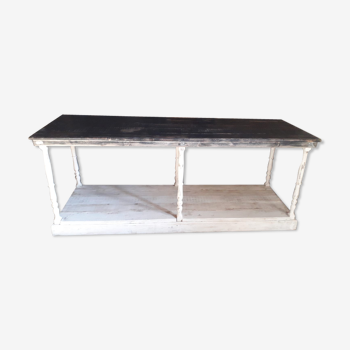 White draper table in fir and chain