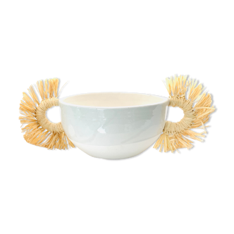 Ceramic cup with raffia handles