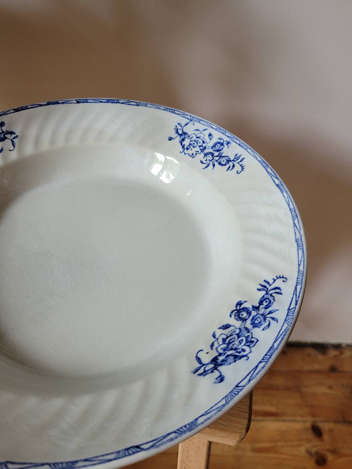 St Amand hollow dish model 9997