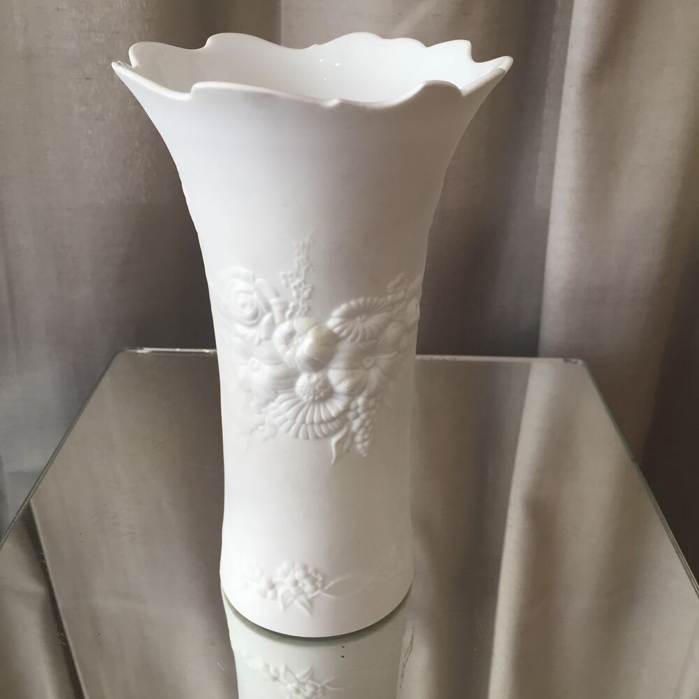 Biscuit and porcelain vase m Frey kaiser germany