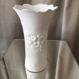 Biscuit and porcelain vase m Frey kaiser germany