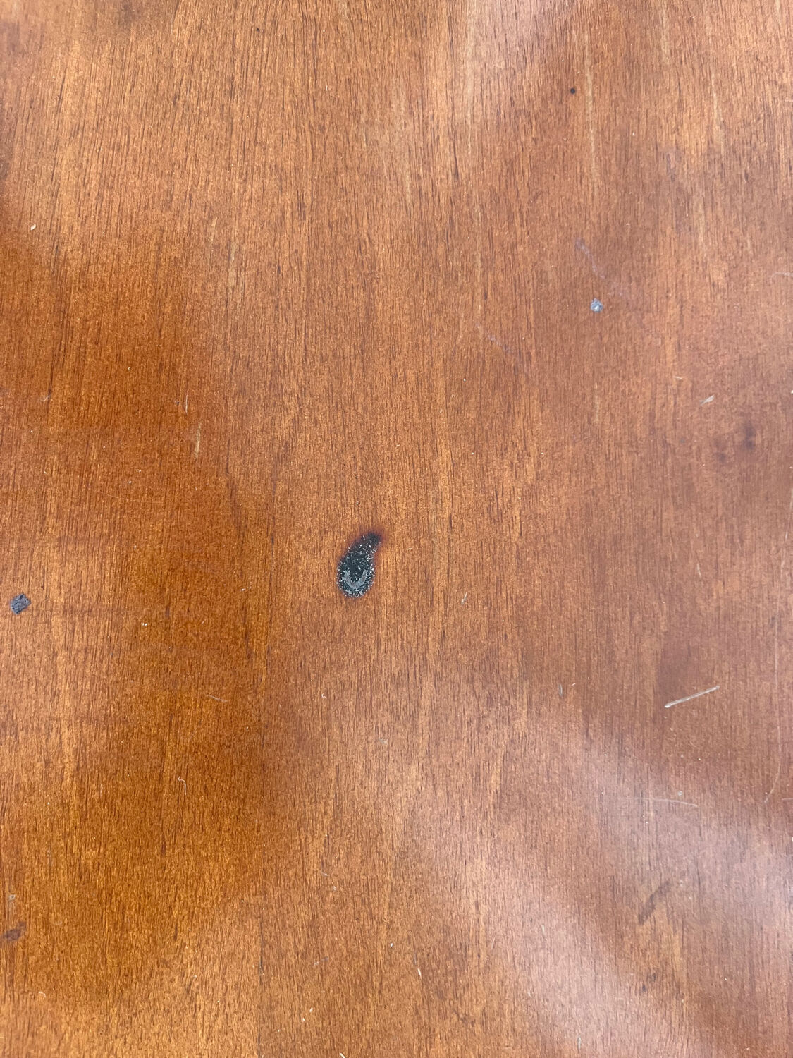 Bordeaux chest of drawers