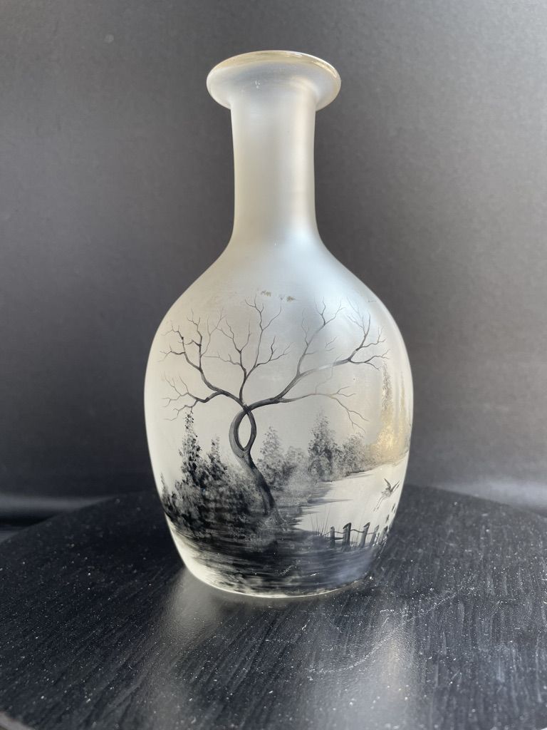 Carafe- Scenery of a lake landscape and a crane taking off
