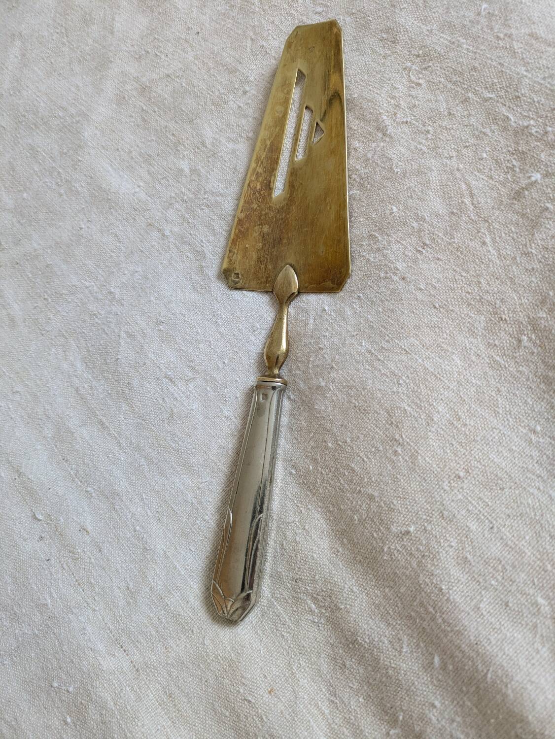 Art Deco silver-plated and vermeil cake server